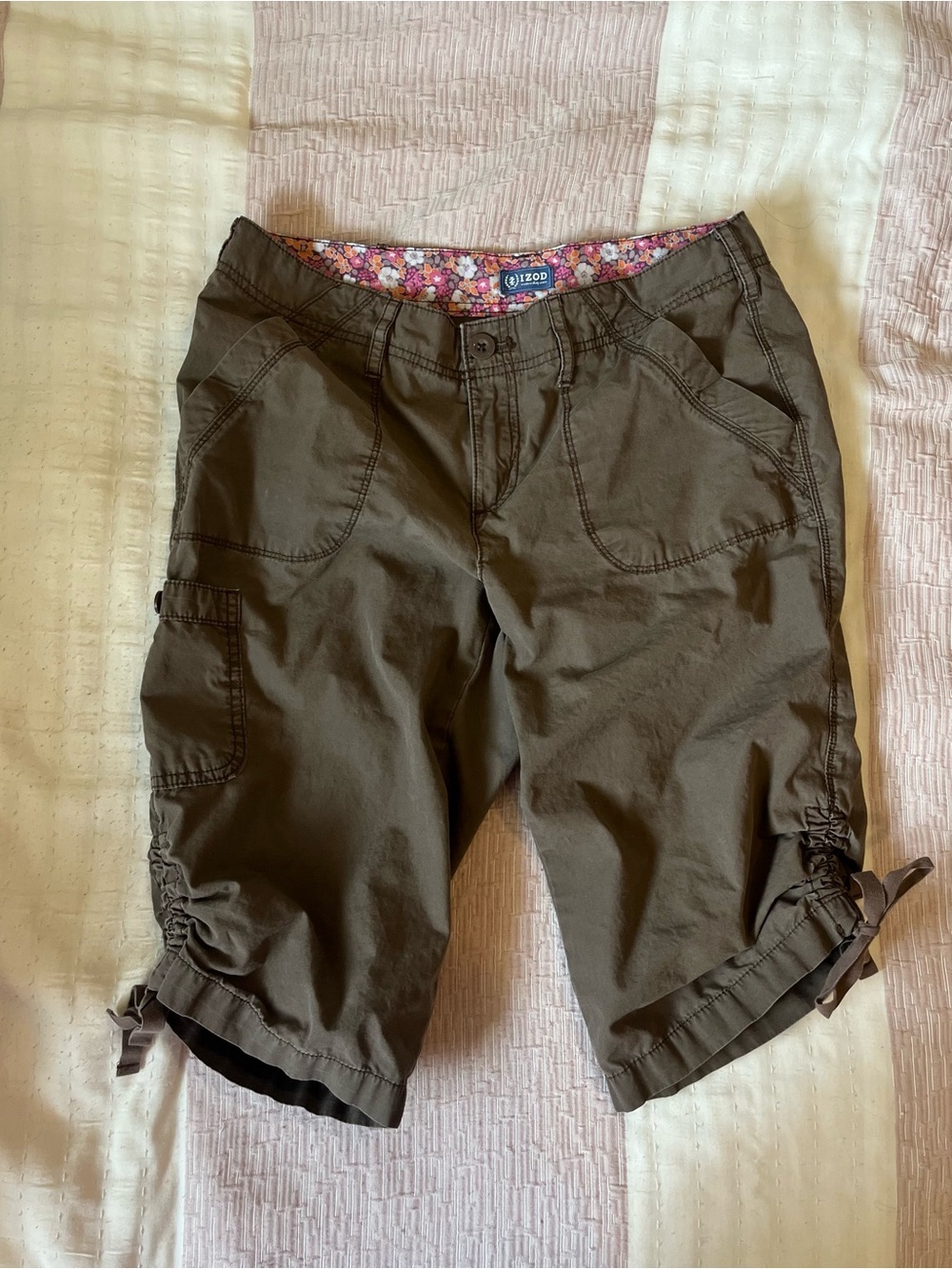 Y2K 2000s style Brown Cargo Jorts/Capris Floral Accent Ruffle Cotton Size 4